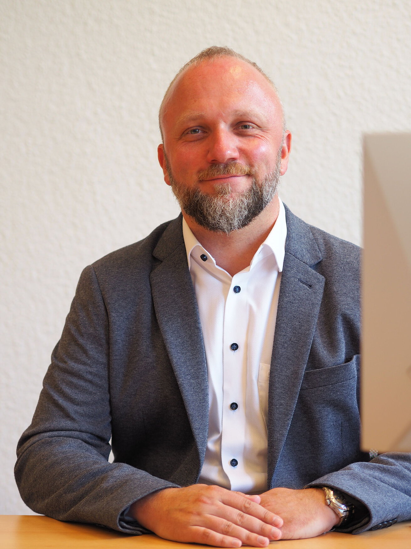 Porträtbild von Tobias Naudet, Corporate Finance & Controlling